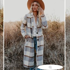 POCKETED PLAID COAT. Worn once.